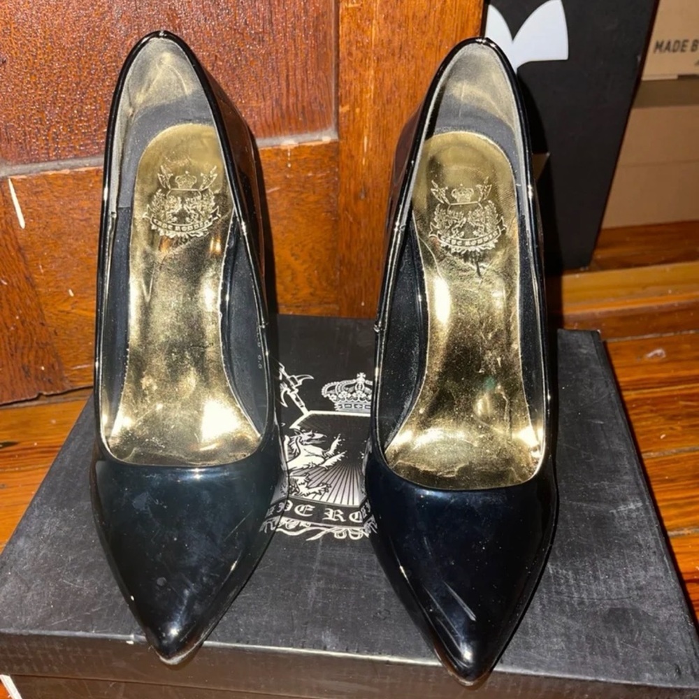 Black Patent Pointed-Toe Women's Pumps